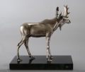 Okazała rzeźba łosia z brązu srebrzonego