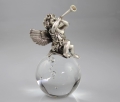 Prezent na narodziny, komunię - srebrny aniołek na szklanej kuli