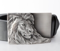 Wyjątkowy prezent - skórzany pasek z klamrą ozdobioną rzeźbą lwa
