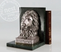 Rzeźba lwa srebrzonego na marmurze - lew