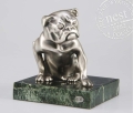 Rzeźba psa rasy buldoga z brązu srebrzonego