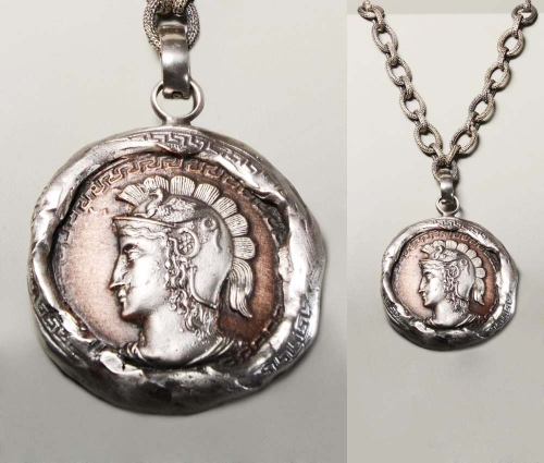 Biżuteria kobieca - antyczny medalion