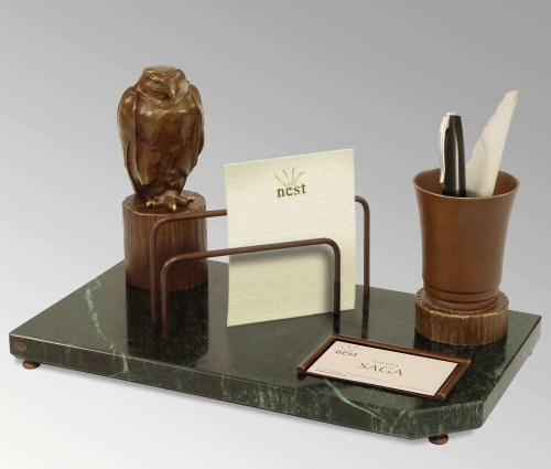 Luksusowy organizer gabinetowy z brązu na marmurowej podstawie