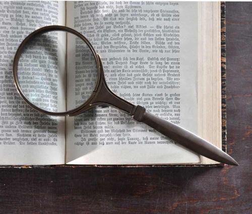 Luba i nóż do papieru z brązu - gadżet do gabinetu