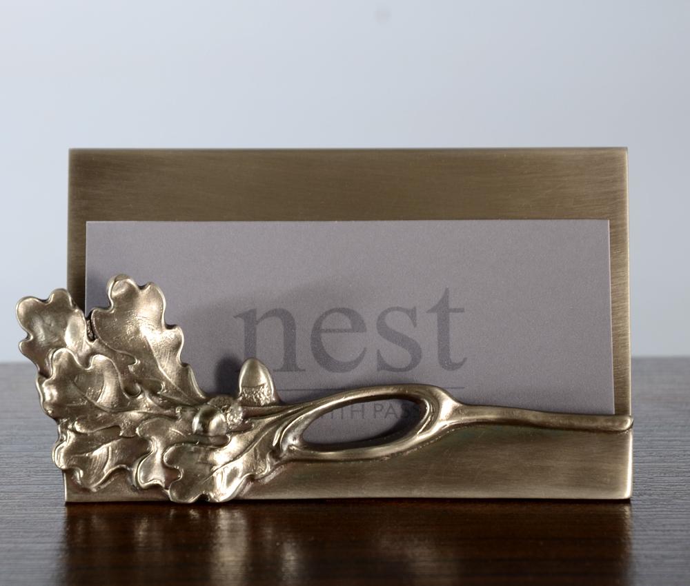 Srebrzony wizytownik z dębem