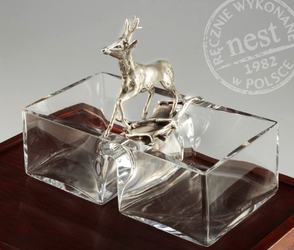 Szklana patera z koziołkiem