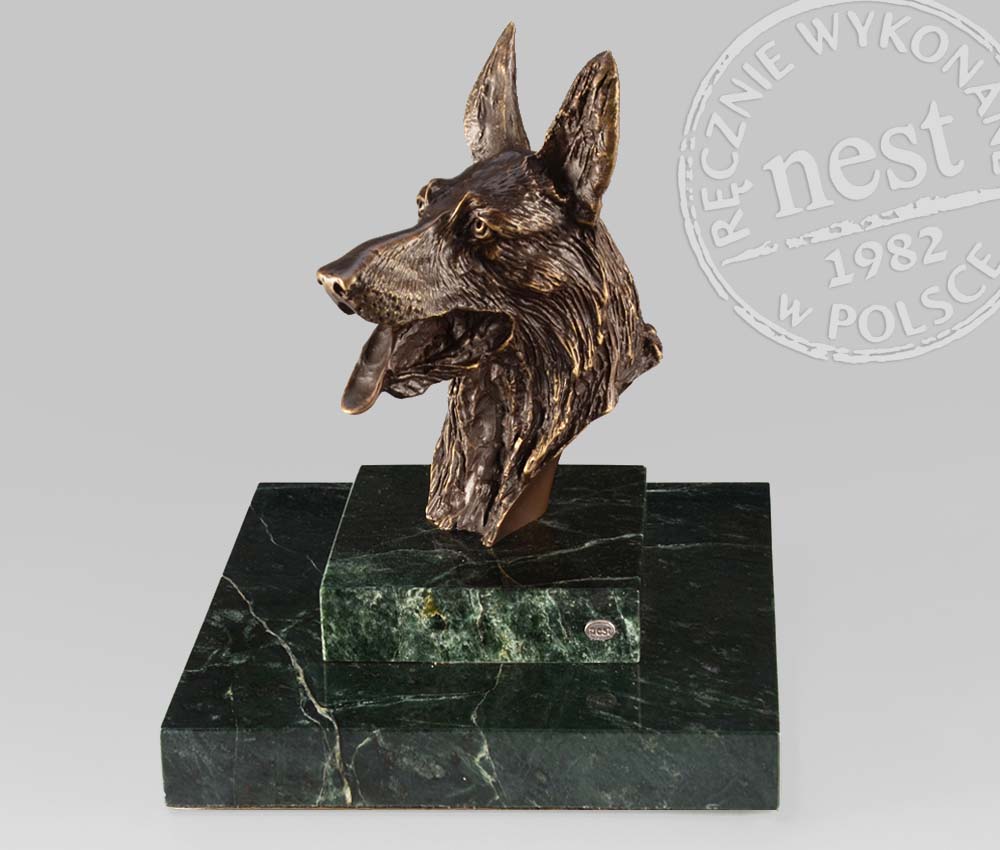 Rzeźba głowy psa z brązu