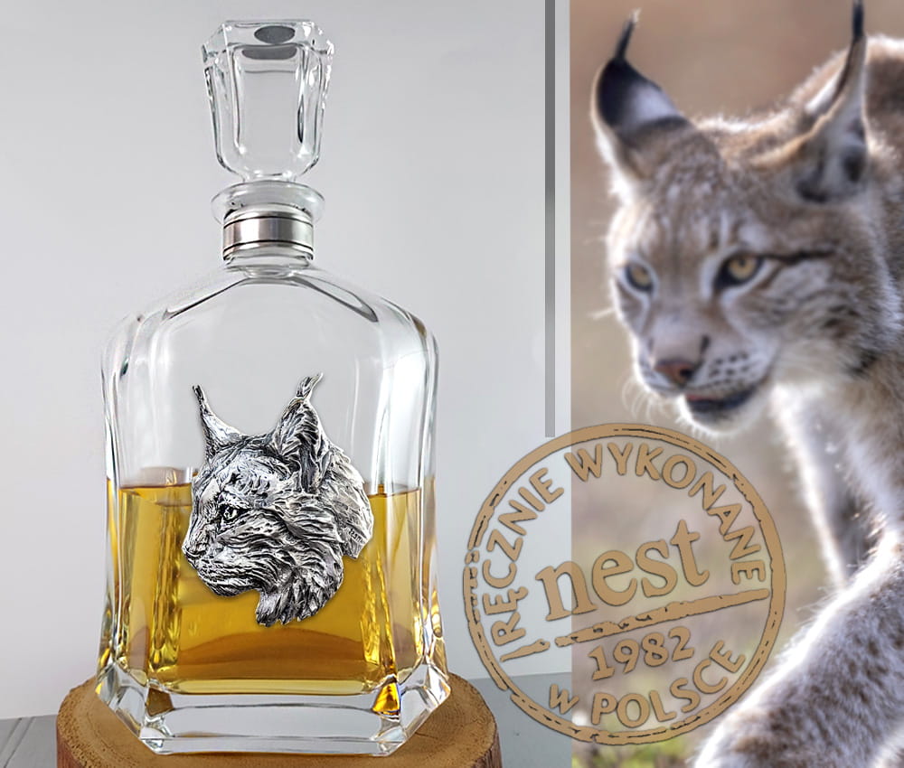 Szklana karafka z rysiem