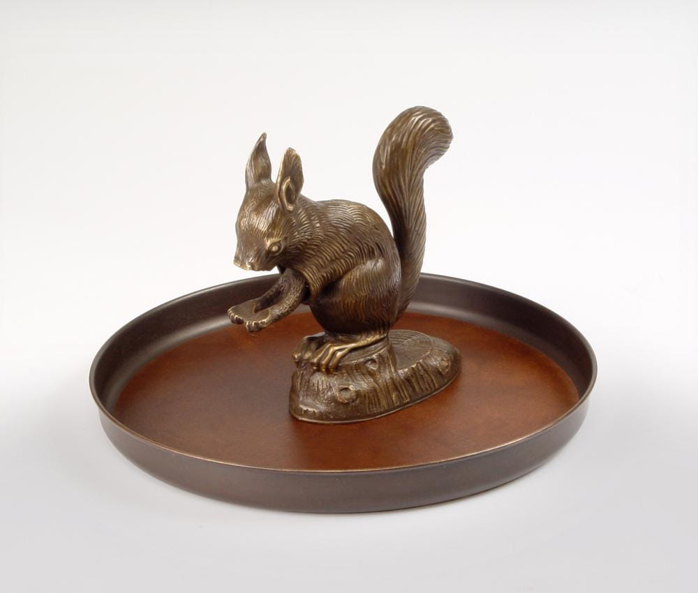 Patera z wiewiórką z brązu  - oryginalny dziadek do orzechów
