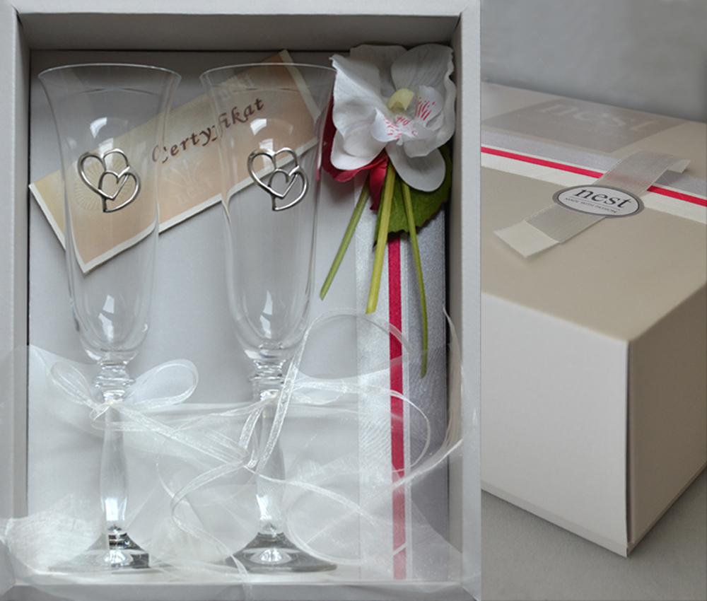 Artystyczny prezent ślubny na wesele - kieliszki do szampana z sercami